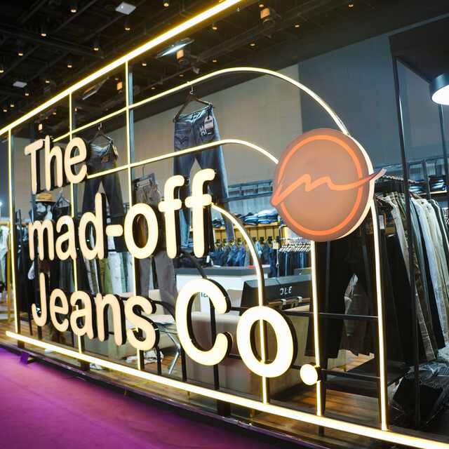 Garment exhibition stall design